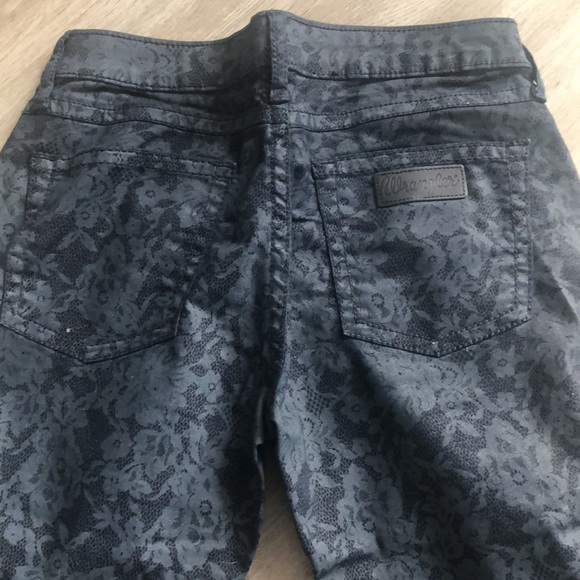 Lace Look Wrangler Jeans - Picture 5 of 6